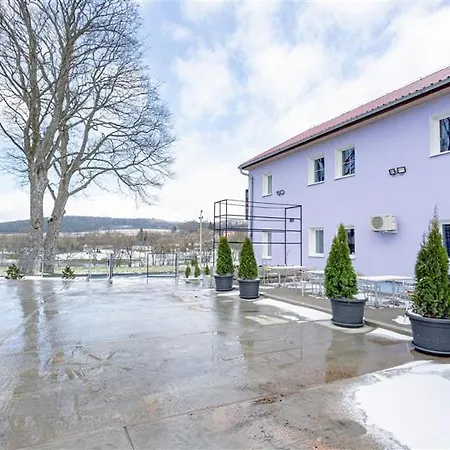 Kapszulahotel Iron Cube Stružná