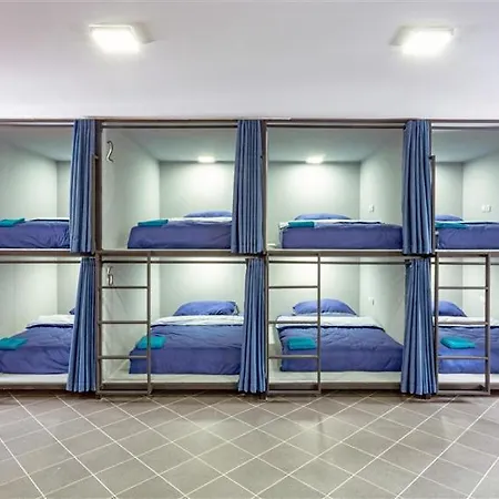Capsule hotel Iron Cube