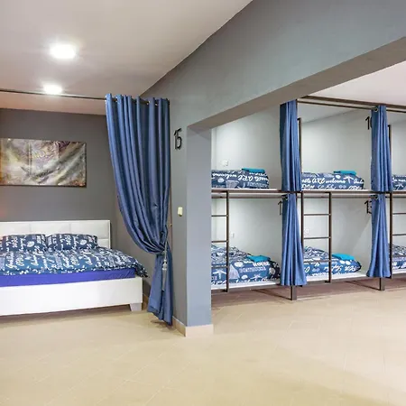 Hotel cápsula Iron Cube Stružná
